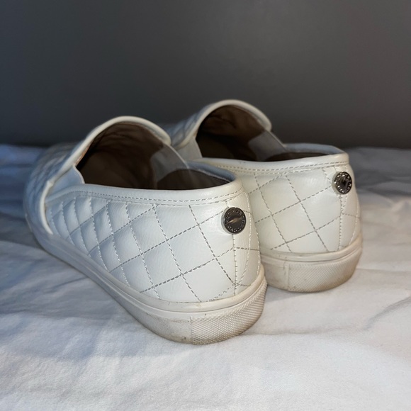 Steve Madden 9.5 - Picture 2 of 3